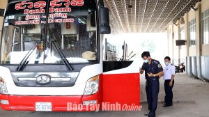 Chi Cục hải quan cửa khẩu quốc tế Mộc Bài:Cảnh giác, chủ động phòng - chống buôn lậu, gian lận thương mại dịp cận tết Giáp Thìn